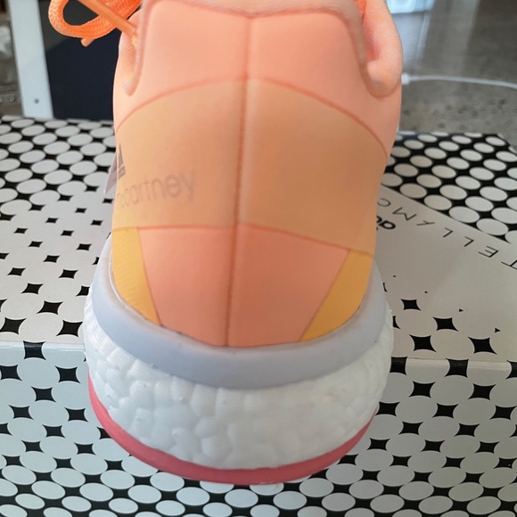 Women’s Adidas STELLA MCCARTNEY Tennis Shoes - Picture 10 of 13